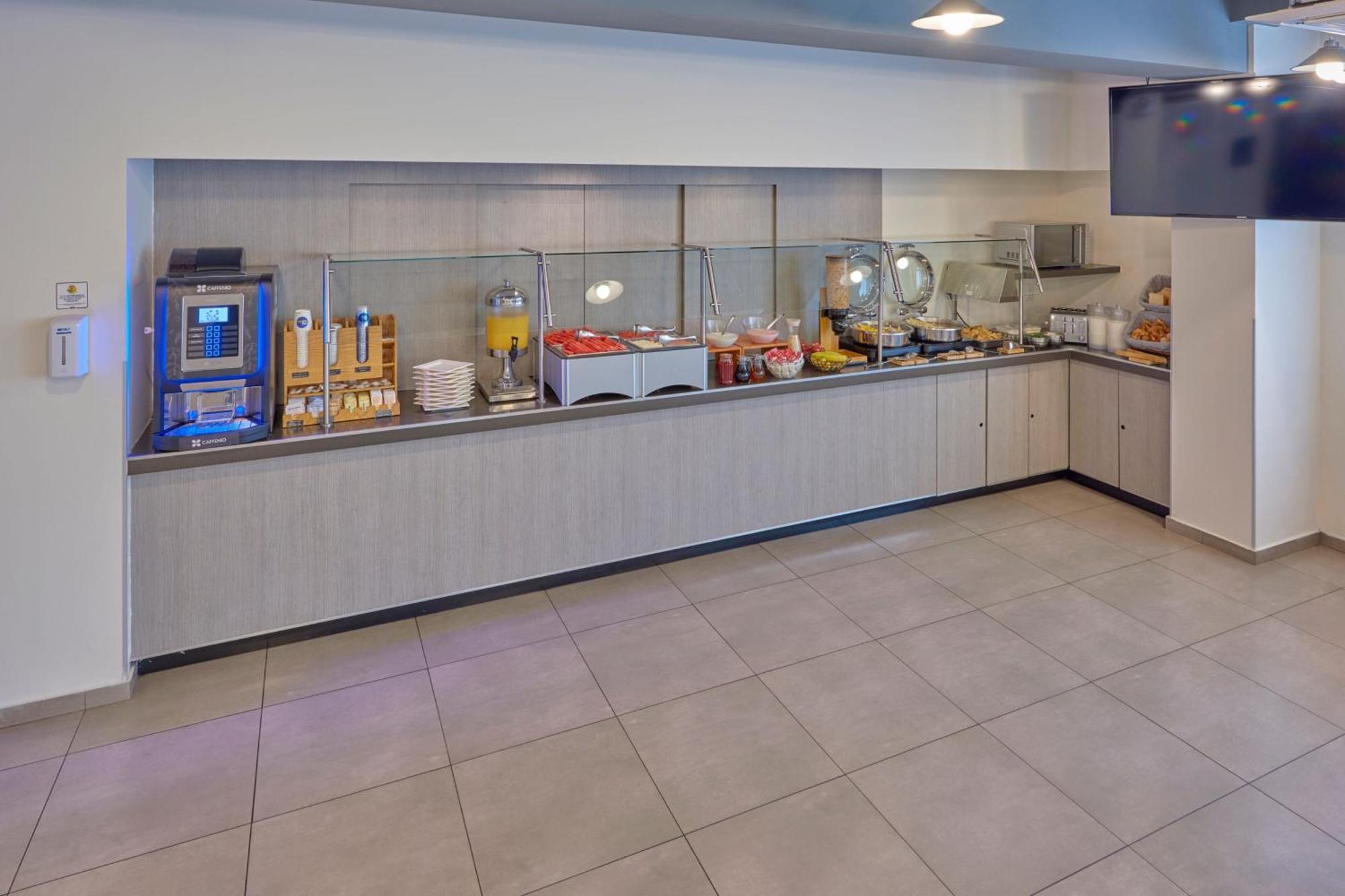 City Express Junior By Marriott Leon Centro De Convenciones Exterior photo
