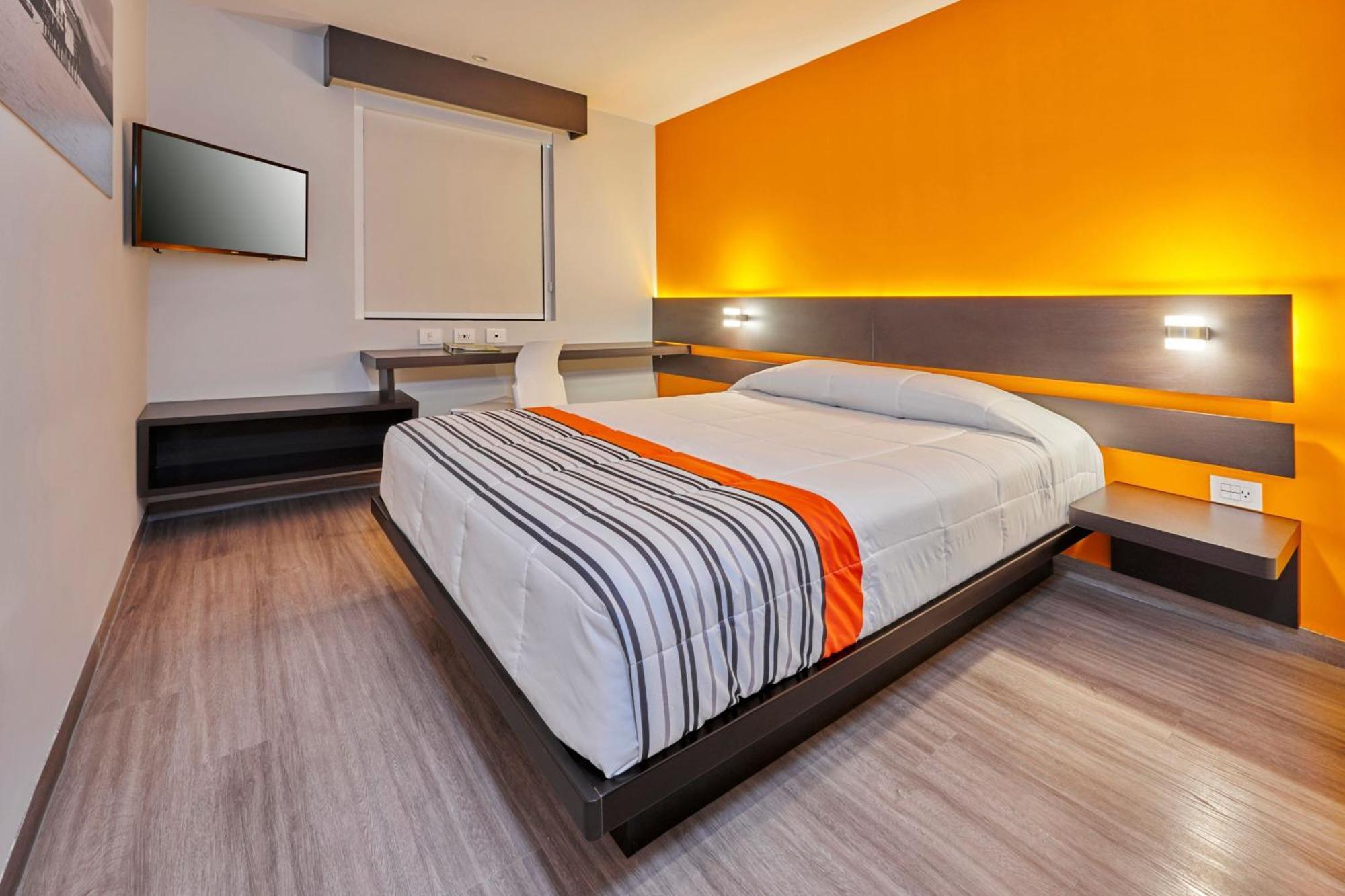 City Express Junior By Marriott Leon Centro De Convenciones Exterior photo