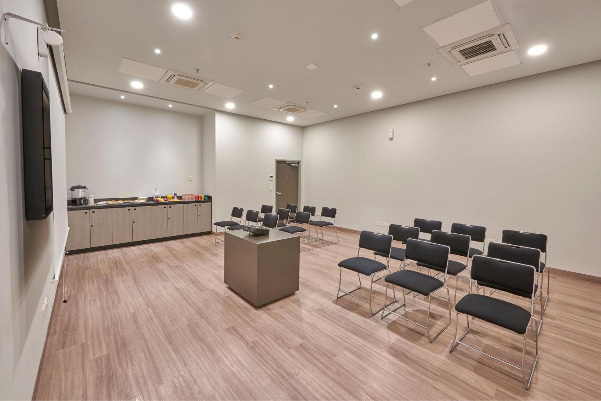 City Express Junior By Marriott Leon Centro De Convenciones Exterior photo